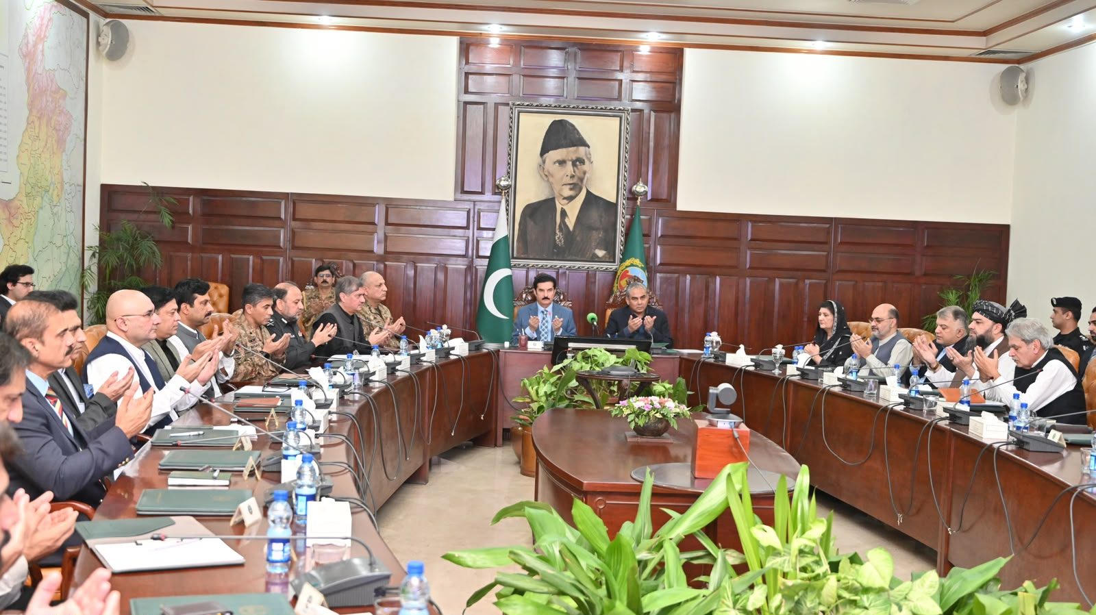 خیبرپختونخوا میں دہشت گردی کے خلاف انٹیلی جنس بیسڈ آپریشنز جاری رکھنے کا فیصلہ، ایپکس کمیٹی