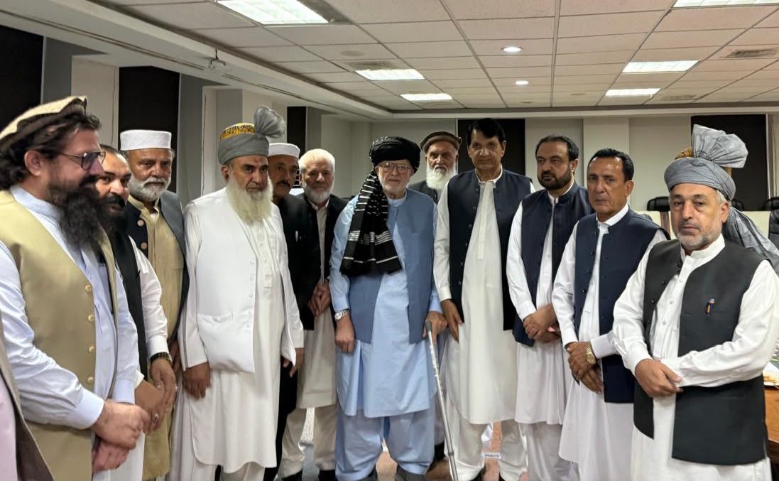 قبائلی جرگہ وفاق اور خیبرپختونخوا حکومت کے درمیان مذاکرات کے لیے سرگرم