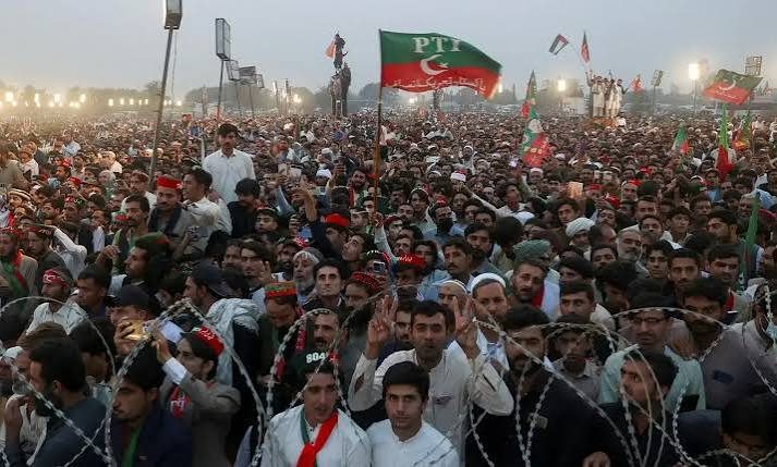 پشاور ہائیکورٹ کا پی ٹی آئی لانگ مارچ پر فوری عبوری ریلیف دینے سے انکار، سماعت کل تک ملتوی