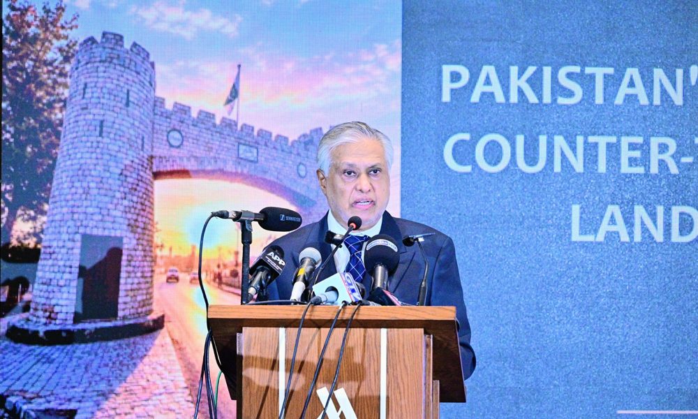 خیبرپختونخوا میں ایمرجنسی سیاسی نہیں، دہشت گردی کے خاتمے کے لیے نافذ کی گئی، اسحاق ڈار
